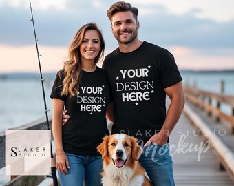 カップルお揃いシャツのモックアップ、ギルダン製黒女性用Tシャツのモックアップ、男性用黒Tシャツのモックアップ、ギルダン製ペット愛好家向けモックアップ、釣りテーマのカップル向けモックアップ