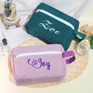 Personalized Makeup Bag Bridesmaid Bag Custom Cosmetic Bag Travel Toiletry Bag Bridesmaid Gifts Bride Bag Christmas Gift for Her Women Mom