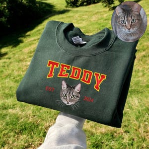 Custom Cat Portrait Embroidered Sweatshirt,Custom Pet Hoodie, Personalized Dog Face and Pet name Sweatshirt,Custom gift