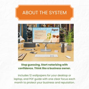 Op de afbeelding: Een computerbureau met een monitor met het woord "August" en een strandsc&egrave;ne. Op het bureau staan een toetsenbord, muis, lamp en een plant in een pot. De tekst "ABOUT THE SYSTEM" staat bovenaan.