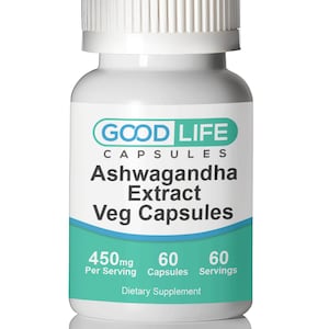 Op de afbeelding: Witte fles met een blauw etiket waarop staat "GOOD LIFE CAPSULES Ashwagandha Extract Veg Capsules 450mg Per Serving 60 Capsules 60 Servings Dietary Supplement"