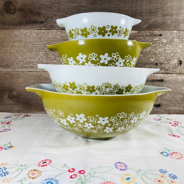 Vintage Pyrex | Spring Blossom/Crazy Daisy Green White Full Set Cinderella Nesting Mixing Bowls 441-444 | 1972-1979