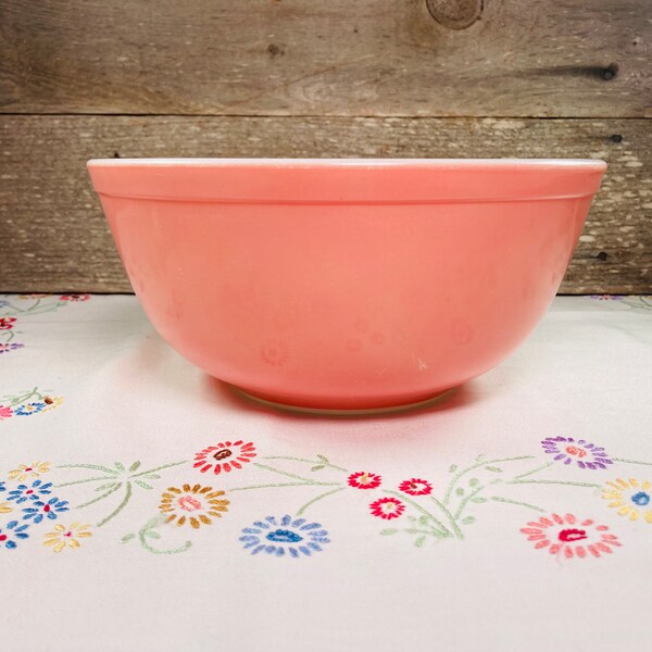 Vintage Pyrex | Solid Pink 2.5 Pint Nesting Mixing Bowl 403 | 1956-1962