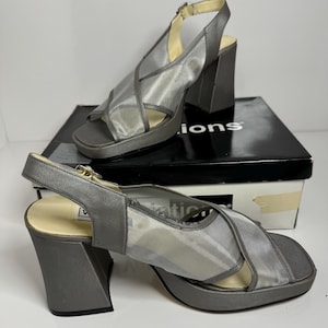 Silver Frabric Mesh Peekaboo  Ladies Shoes   Vintage Open Toe  Size 10 Fabric wedge Heel  Sandal
