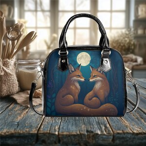 Bolso de hombro tipo cartera de piel sintética vegana, tipo mensajero, diseño divertido y lindo con diseño de zorro y luz de luna para uso diario, color negro