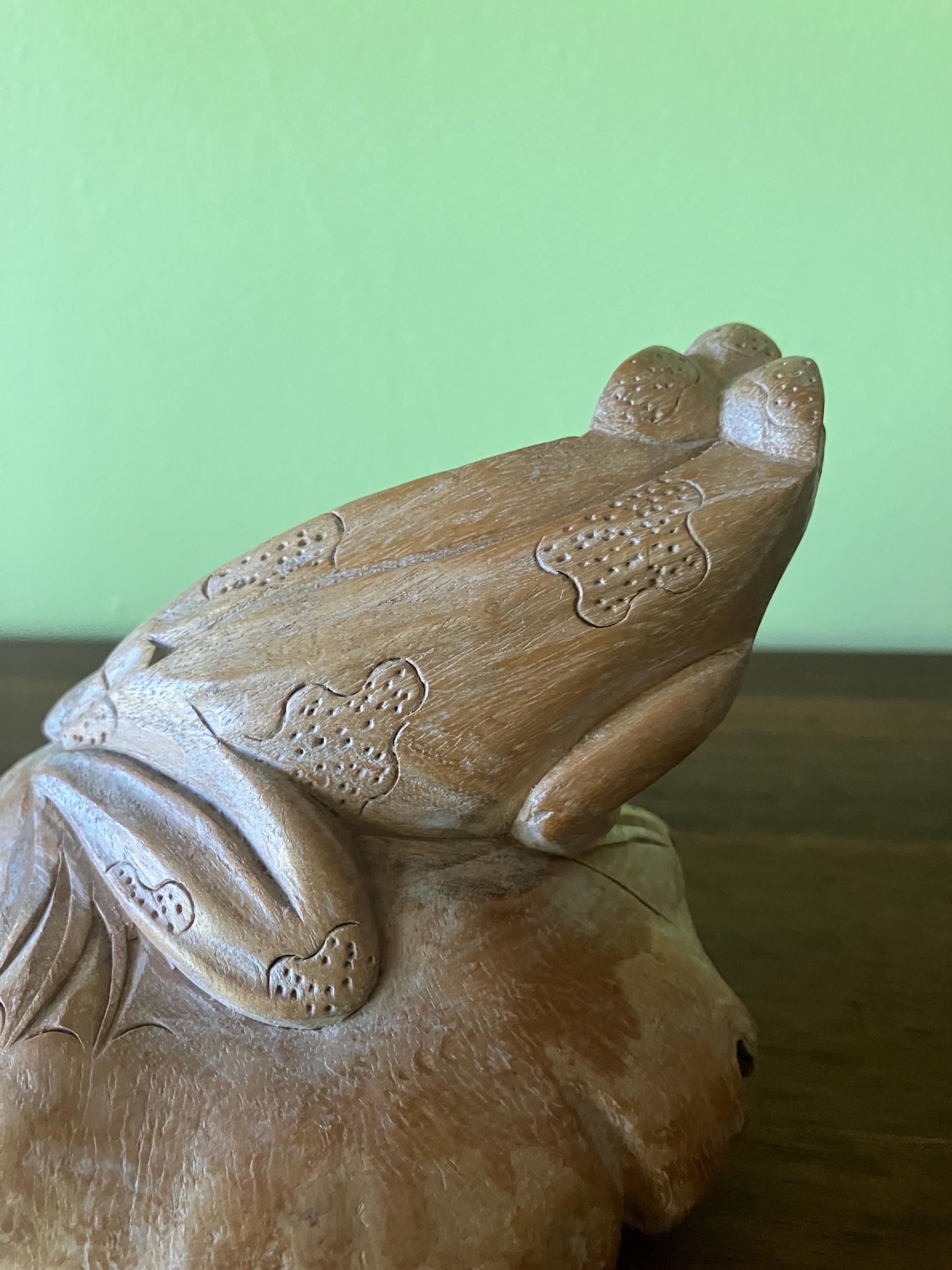 ヴィンテージの手彫りの木製のカエルの彫刻 - Etsy 日本