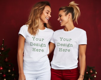 Weihnachten T-Shirt Mockup: Frauen Paar, Roter Hintergrund (PSD & PNG Digital Download)