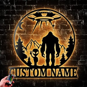 Personalized Bigfoot and Alien Under The Moon Metal Wall Decor With Led Light Alien Metal Sign Decoration For Living Room Abduction UFO Gift