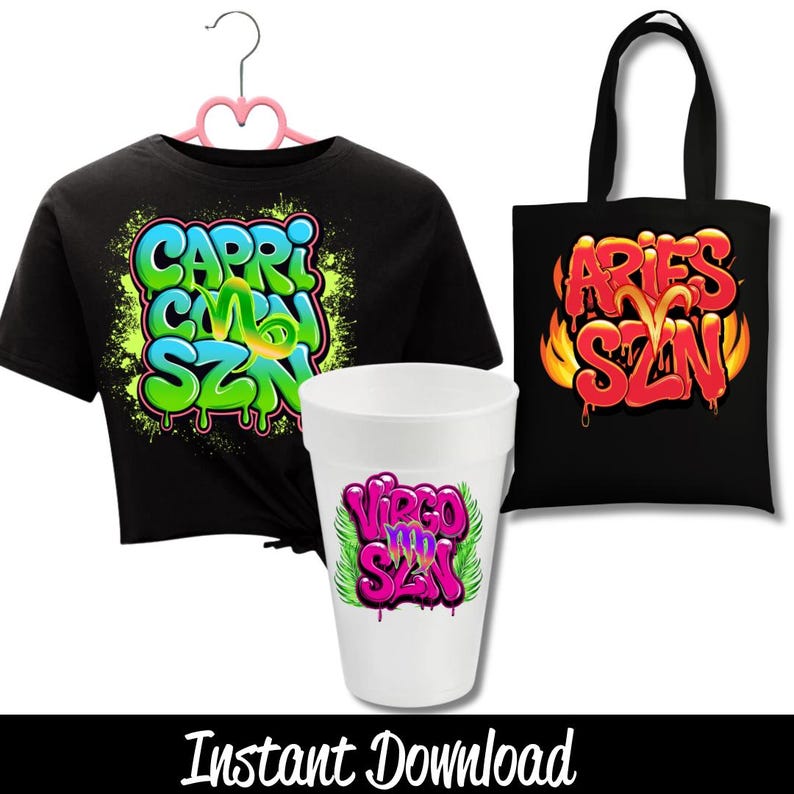 Peut inclure: Un crop top noir, un sac fourre-tout et une tasse blanche avec du texte de style graffiti color&eacute;. Le crop top dit "CAPRICORN SZN" en bleu, vert et jaune. Le sac dit "ARIES SZN" en rouge et orange. La tasse dit "VIRGO SZN" en rose et vert.