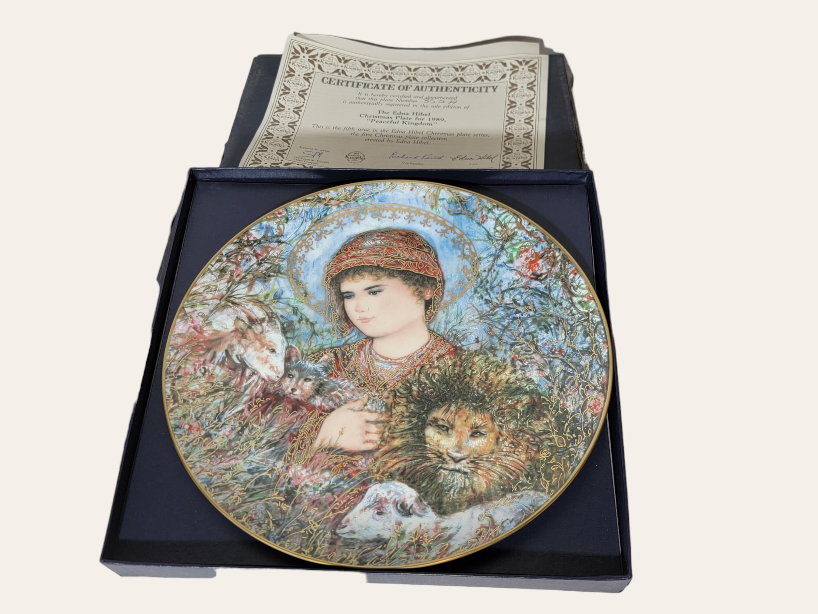 Christmas Knowles Plates Christmas Cat Legend christmas-knowles-plates-christmas-cat-legend