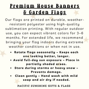 Pode incluir: Texto em fundo branco: "Premium House Banners & Garden Flags." O texto descreve as bandeiras impressas em poli&eacute;ster dur&aacute;vel e resistente &agrave;s intemp&eacute;ries com impress&atilde;o por sublima&ccedil;&atilde;o de alta qualidade. Instru&ccedil;&otilde;es de cuidados tamb&eacute;m s&atilde;o fornecidas.