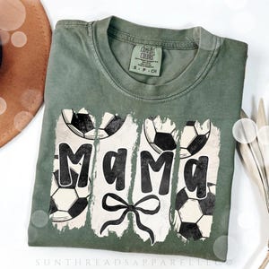 Fußball Mama Social Club, Fußball Mama Geschenk, Fußball Mama Shirt, Fußball Geschenk, Spieltag Shirt, Sport Mama T-Shirt, Fußballfan Shirt, Fußballgeschenk