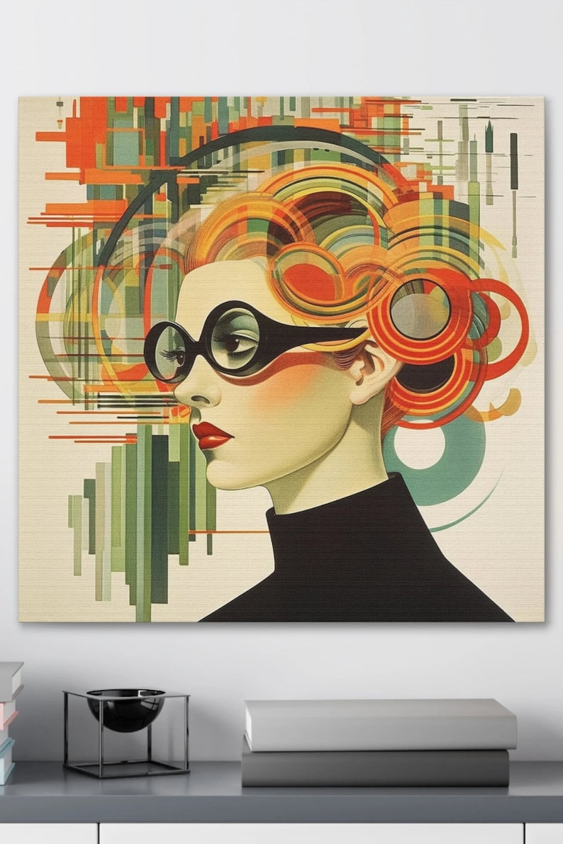 Może przedstawiać: Ilustracja w stylu retro kobiety w dużych, okrągłych, czarnych okularach przeciwsłonecznych na tle geometrycznego wzoru z k&oacute;ł i linii.