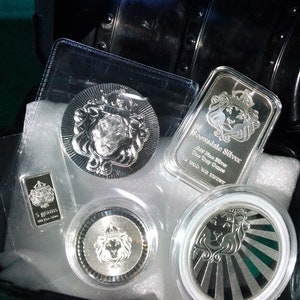 SCOTTSDALE_Solid .999 Silver Bullion! Scottsdale Collector Lot in Chest! 5 bullion set! 2oz stacker, 1oz bar, 1oz coin, 1/2oz coin &RARE 5g!