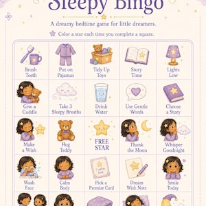 Può includere: Un affascinante tabellone di gioco "Naila's Sleepy Bingo" con un tema sognante. Il gioco illustrato in viola e oro presenta attività della buonanotte come lavarsi i denti, leggere una storia e sussurrare la buonanotte. Il testo recita "Un gioco da letto da sogno per piccoli sognatori."