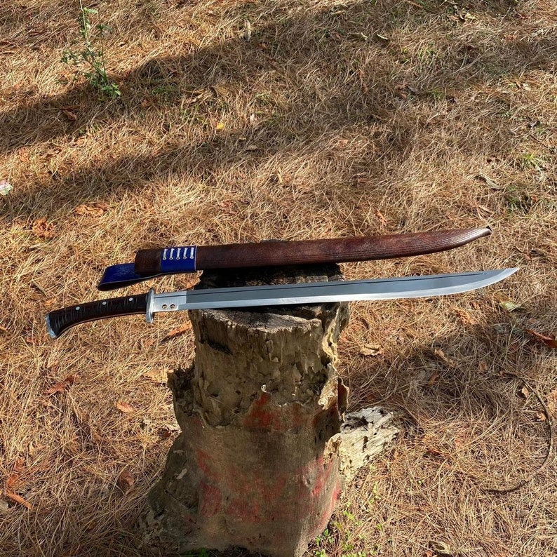 Hunting knife