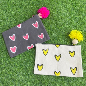 Flores artísticas: conjunto de 2 bolsas de papelaria/cosméticos em tela pintada à mão