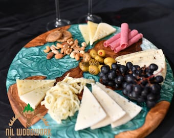 Charcuterie Board Made of Resin and Olive Wood, Serving Board, Housewarming Gift, Handmade, Kitchen Design, Unique Design Decor, Gastronomy