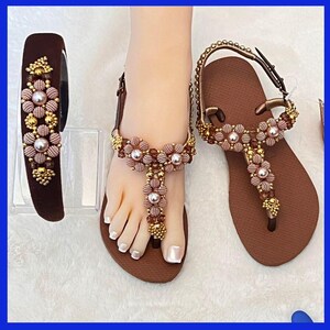 Handveredelte Havaianas You Paraty–Dunkelblau–Flip Flops mit Perlen & Blumen – Unikat – Sommer Sandalen –Geschenkidee Blumenmotive Bild 3