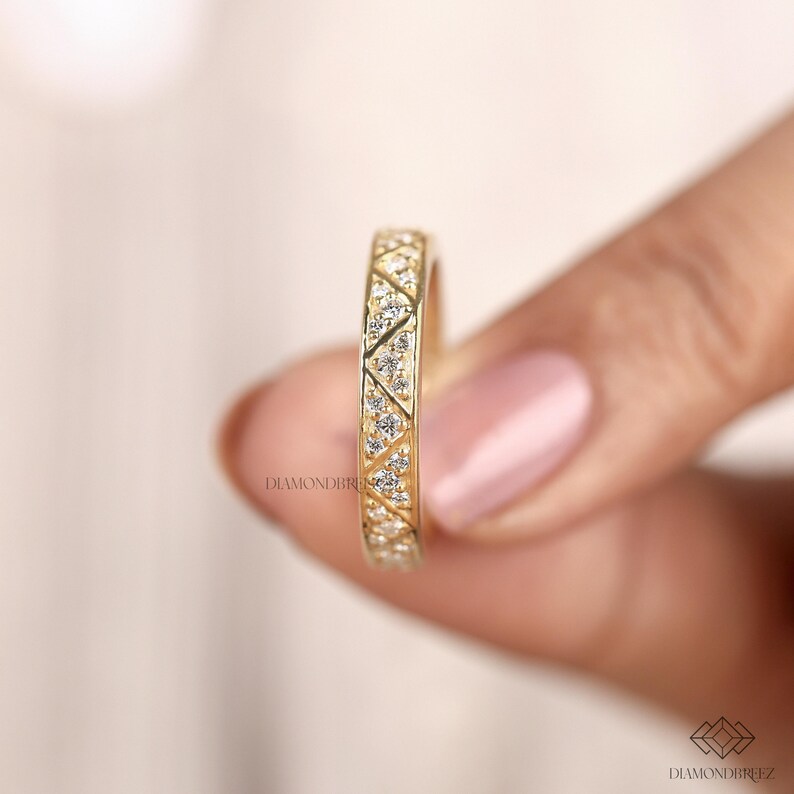 lab grown diamond, lab created diamond, 14k gold, solid gold, yellow gold, white gold, zig zag band, eternity band, handmade jewelry, polished finish, ethical craftsmanship, VS clarity, VVS1 clarity, EFG color diamond, wedding band, round cut band, minimalist band, zig zag band, 14k gold band, proposal gift, promise band, handmade jewelry, gifts for her, gifts for women, handcrafted band, stackable band, lab created band, promise band, personalized gift