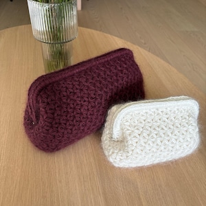 Patrón de crochet inglés + video – Clutch – Bolso con punto jazmín (PDF)