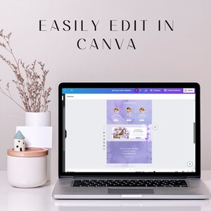 Pu&ograve; includere: Un computer portatile che mostra un design di sito web in Canva. Il sito web &egrave; per un coach spirituale e presenta uno schema di colori viola e bianco con testo che dice "Servizi" e "Tu sei il guaritore che hai cercato".