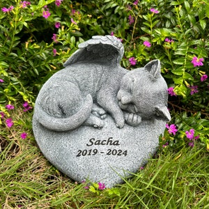 Personalized Cat Statue Memorial Stones Grave Markers with A Sleeping Kitty On The Heart-Shaped Stone-Cat Memorial Gifts for Loss of Cat