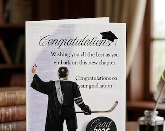 Biglietto di laurea per l'hockey 2026 con mantello (download digitale) - Biglietto di laurea stampabile per l'hockey della classe del 2026