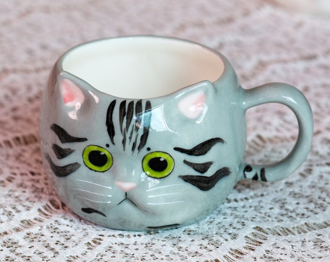 Handmade Ceramic American Shorthair Coffee Mug. Hand Painted Cat Mug. Cat Lover. Personalized Housewarming Gifts. Underglaze Ceramic.