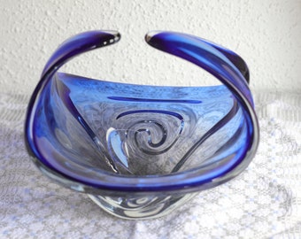 ヴィンテージムラーノスタイルの青いガラスボウル：曲線的なセンター