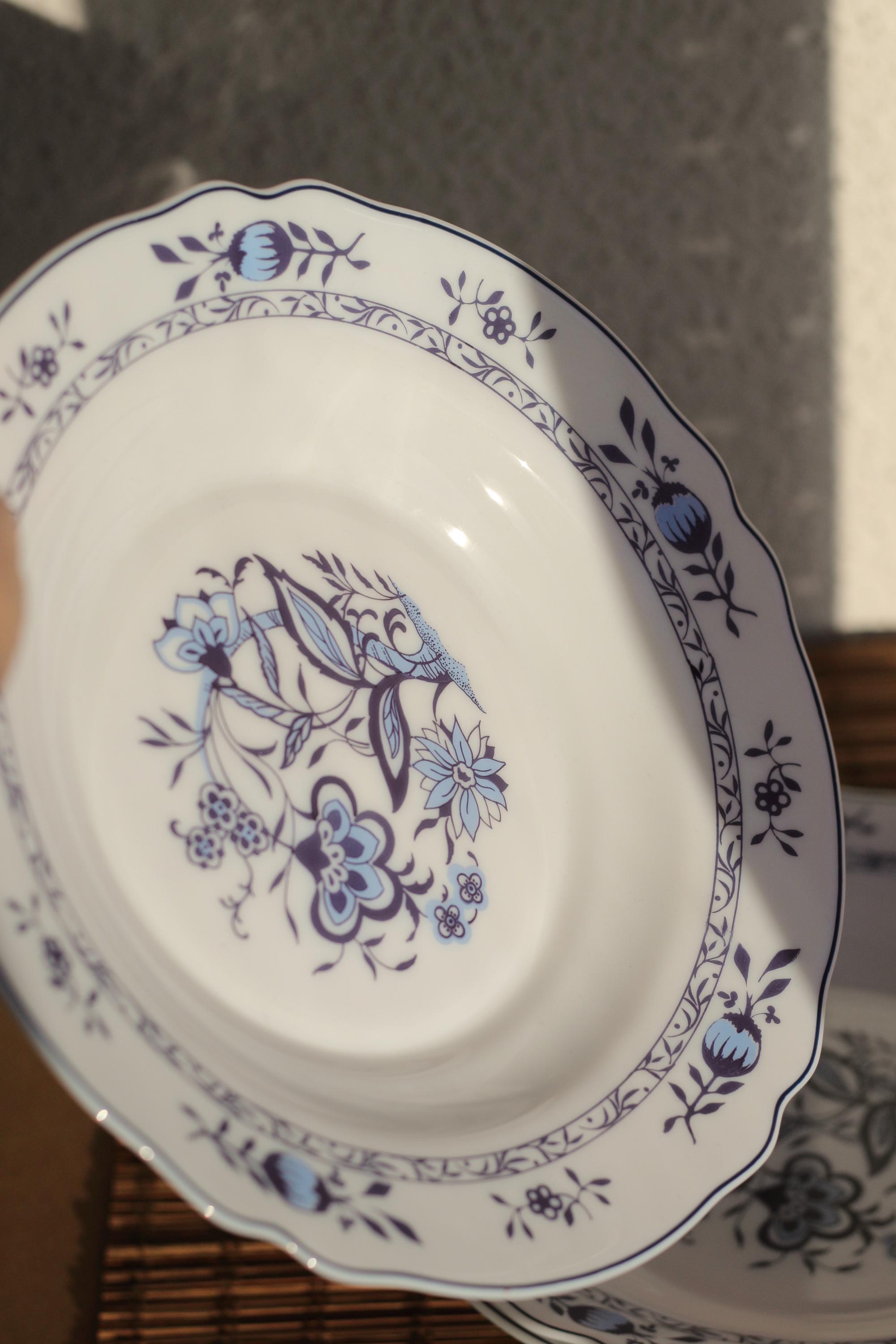 LOT DE 2 plats  Arcopal , oignons bleus, pièce vintage, made in France EUR 23,50 - FR