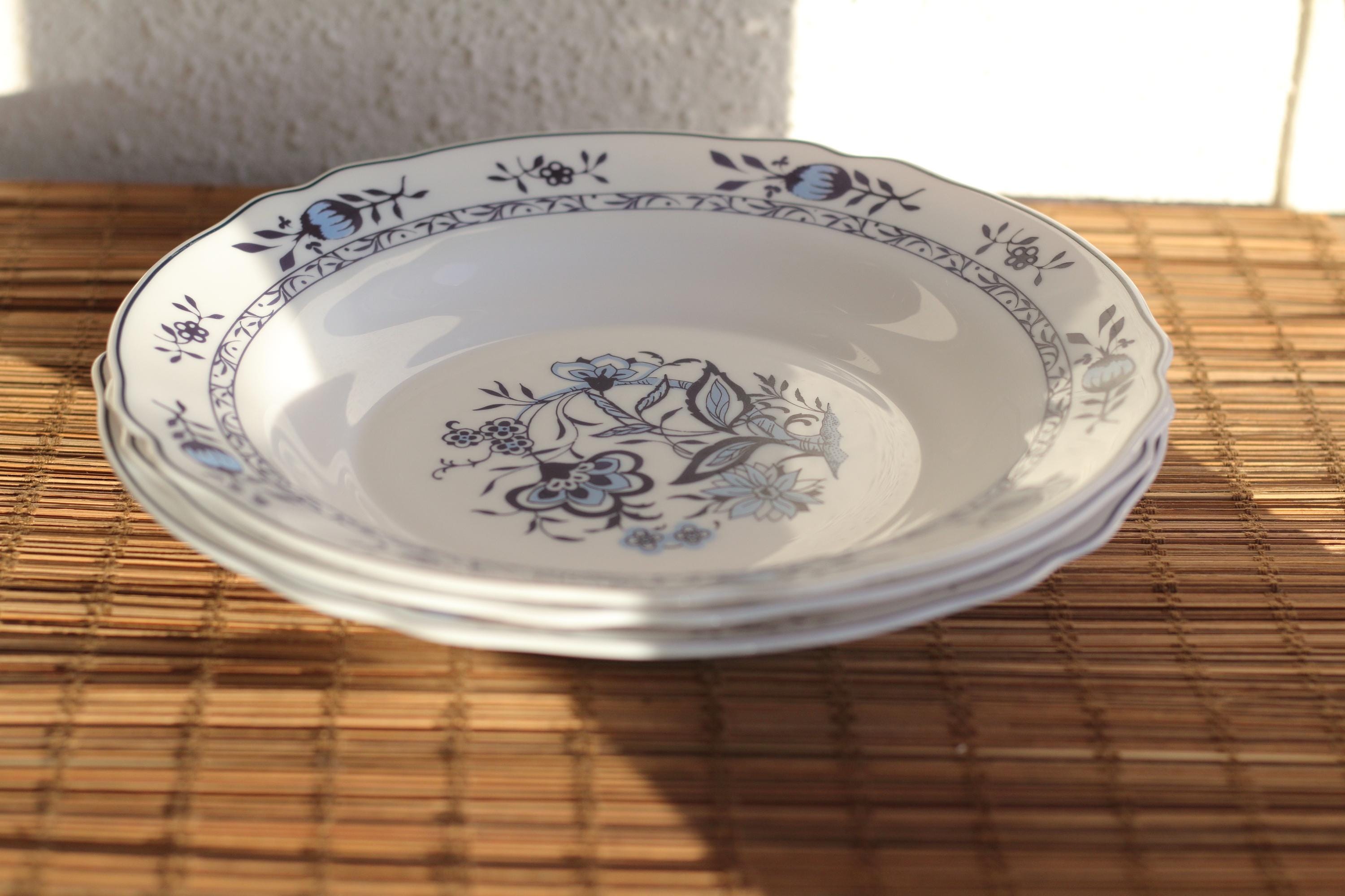 Plat Ovale Arcopal Vintage – Motif Oignons Bleus, Made In France 1980