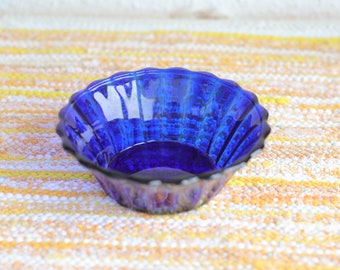 Vintage blue glass bowl, pressed glass bowl,cobalt blue glass, vintage blue glass bowl, textured glass bowl, art deco glass bowl