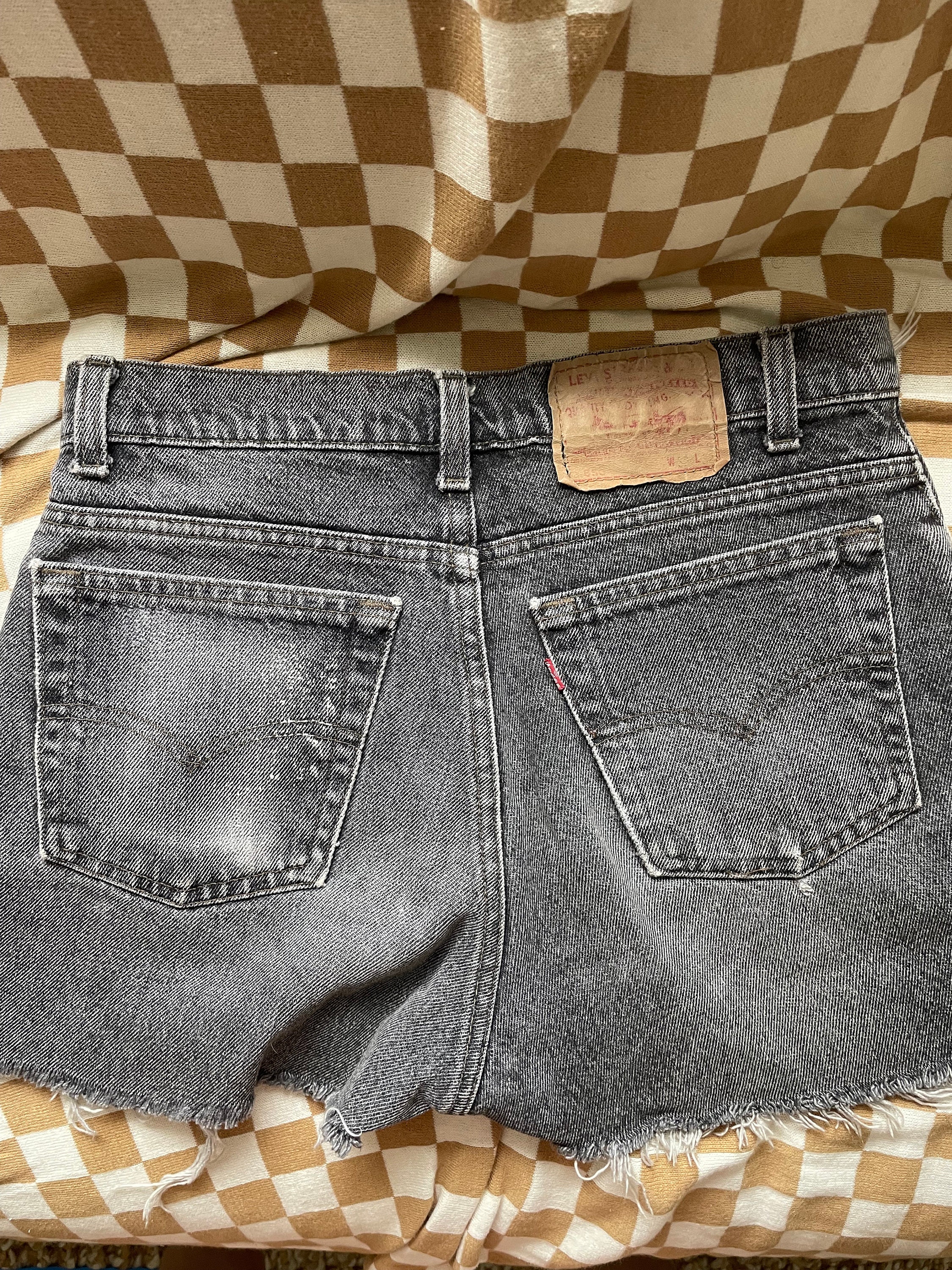 1990s LEVIS Black 550 Vintage Denim Shorts // Fits Like a 2 - Etsy