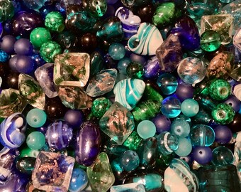 Paquet de 50 g de perles de verre bleu sarcelle, verte et bleue, tailles de 5 à 20 mm