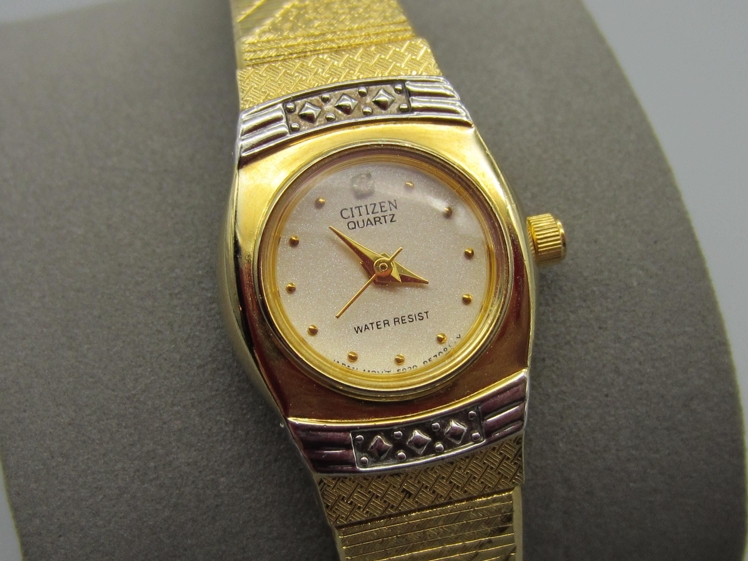 Vintage citizen beautiful watch with diamond accents. Battery needed forsale Available ( Vintage Men main image 3