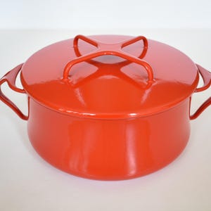 Vintage Dansk Red Enamel Casserole Topf Deckelpfanne von Jens Quistgaard, Dansk Designs Made in France 2 Quart Kobenstyle Kochgeschirr IQP