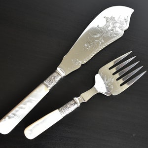 Mother of Pearl Handle Fish Set -  Canada