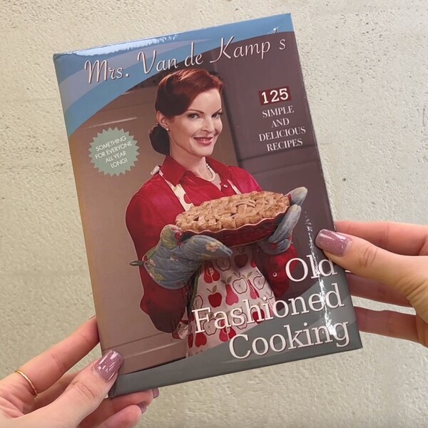 Carnet de recettes de cuisine à l'ancienne de Mme Van de Kamp, Desperate Housewives, Bree van de Kamp, livre de recettes, livre de recettes, Marcia Cross, cadeau