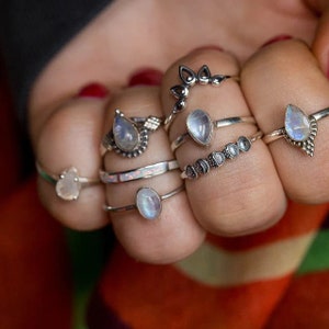 silver moonstone ring