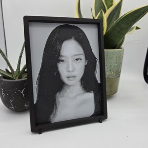 Blackpink Jennie - Tableau mural 3D - Portrait (BLINK Kim Jennie Poster Picture Face Photocard Jisoo Lisa Rose)