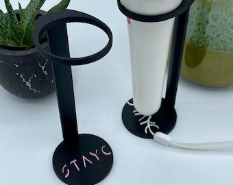 STAYC - Drijvende lichtstaafstandaard met logo (houderondersteuning Sieun Seeun Sumin J Isa Yoon SWITH HIGHUP)
