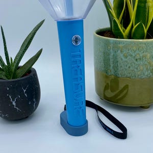 Trésor - Support pour Lightstick (Holder Choi Hyunsuk Jihoon Yoshi Junkyu Yoon Jaehyuk Asahi Haruto Doyoung Jeongwoo So Junghwan T5 MAKER)