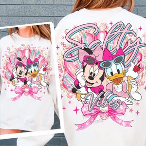 Minnie e Daisy Summer PNG, Salty Soul PNG, Summer Vibes Pink Clam PNG, Maglietta Summer Beach PNG, Magical Kingdom, Viaggio in famiglia 2025 PNG