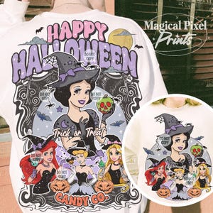 Könnte beinhalten: Ein weißer Pullover mit einem grafischen Druck von Disney-Prinzessinnen, die sich für Halloween als Hexen verkleidet haben. Der Text "Happy Halloween" ist in rosa und lila Buchstaben. Die Prinzessinnen sind Schneewittchen, Arielle, Cinderella und Belle. Der Text "Trick or Treat" und "Candy Co." sind ebenfalls im Design enthalten.