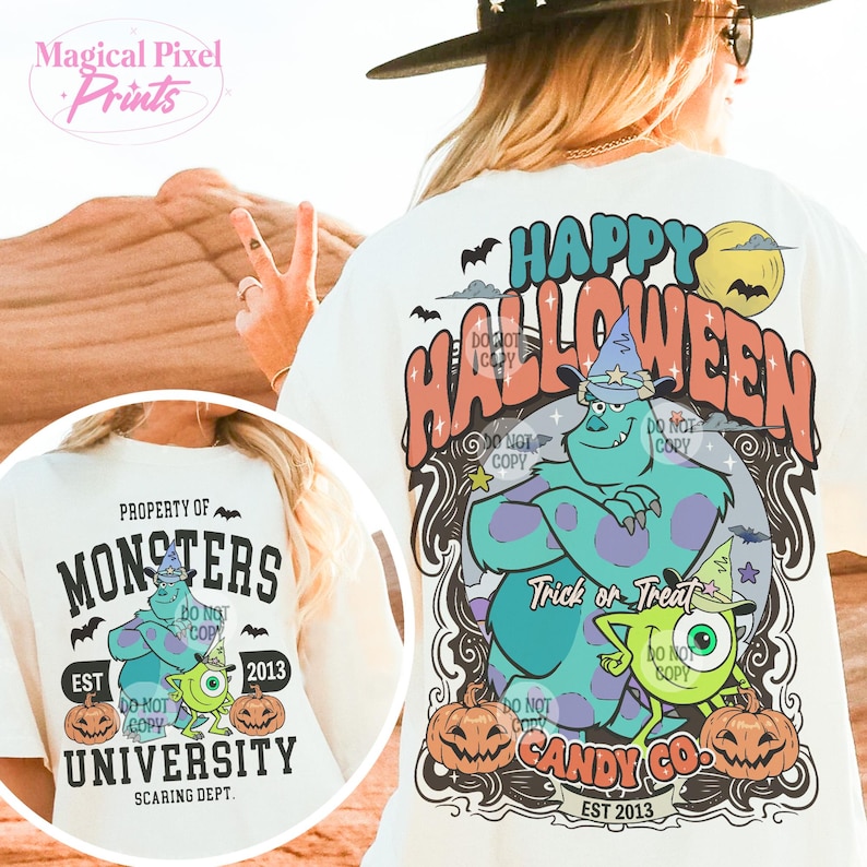 Puede incluir: Camiseta blanca con un estampado gr&aacute;fico de los personajes de Monsters Inc. El gr&aacute;fico presenta el texto "Property of Monsters University Scaring Dept. Est 2013". La parte posterior de la camiseta presenta un gr&aacute;fico de los personajes de Monsters Inc. con el texto "Happy Halloween Trick or Treat Candy Co. Est 2013".