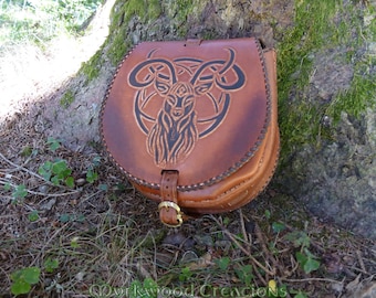 Handmade Viking Leather Pouch with Stag Head Design - Medieval Belt Bag for LARP Cosplay Renaissance and Everyday