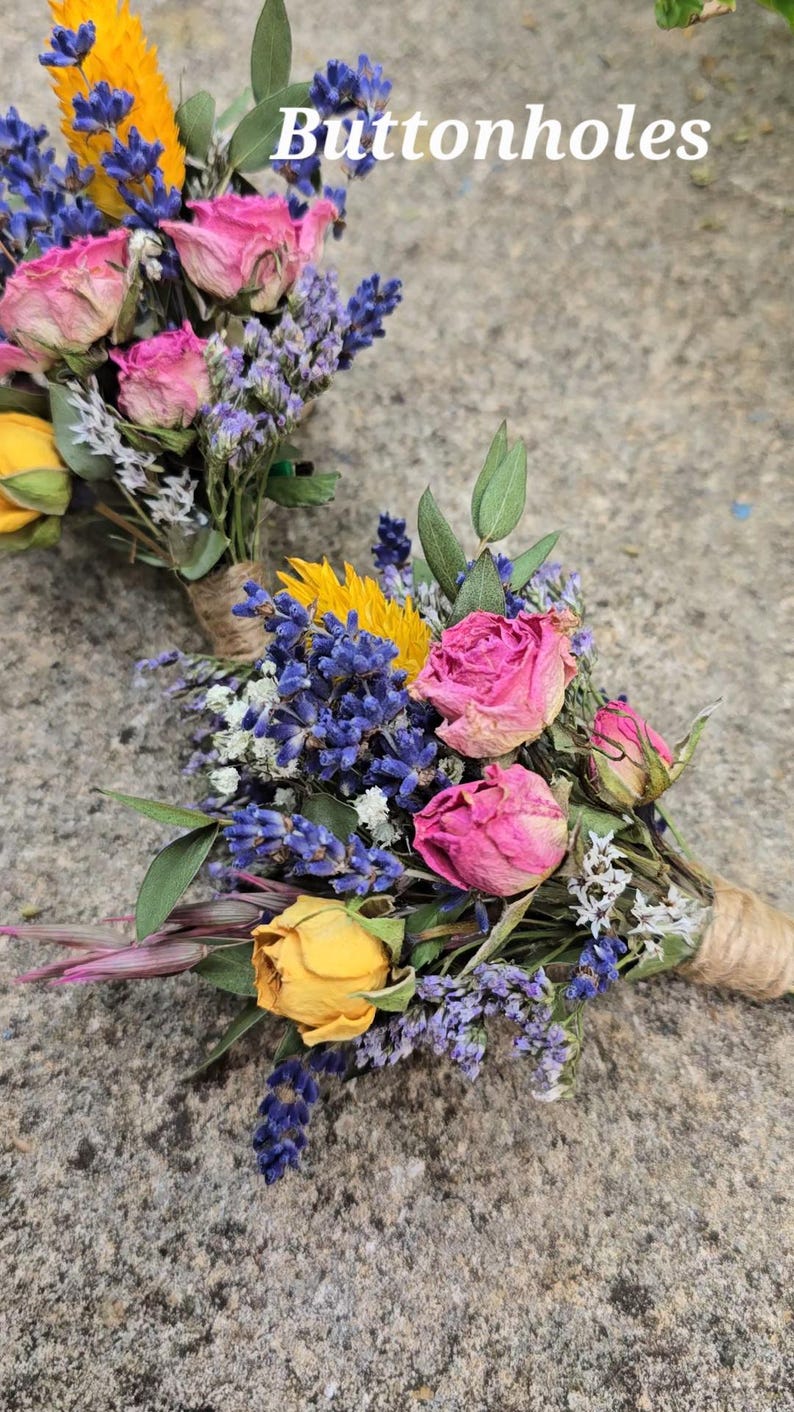 Our bouquets are perfect for presents and gifts, bouquets for the home, but also they are very popular for weddings.         Here is a matching buttonhole. As always we can adapt our buttonholes and bouquets to match your wishes.