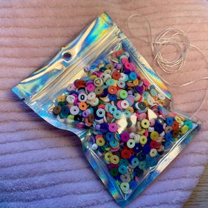 Bead confetti