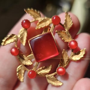 Vintage Lucite ThermoGlow Brooch Pin